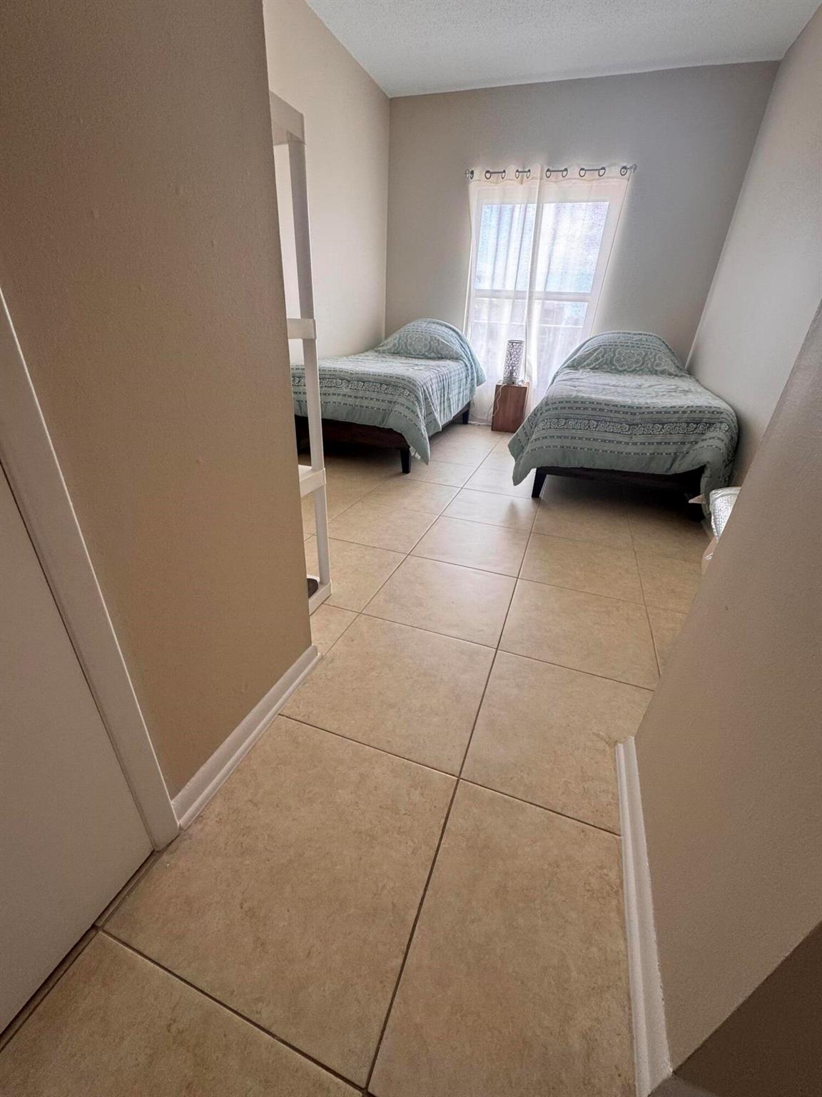 LA RENAISSANCE - Residential Lease