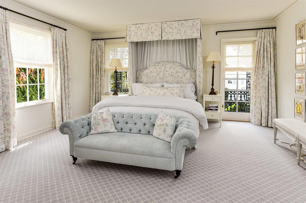 COCOANUT GROVE - Residential