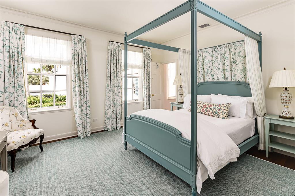 COCOANUT GROVE - Residential