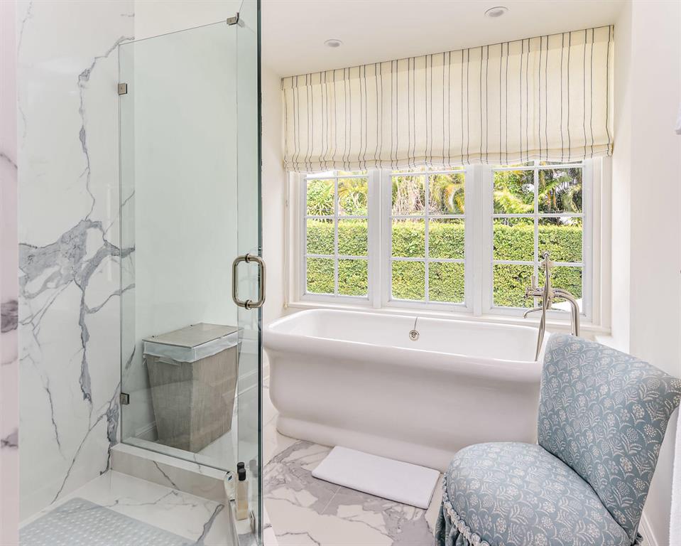 COCOANUT GROVE - Residential