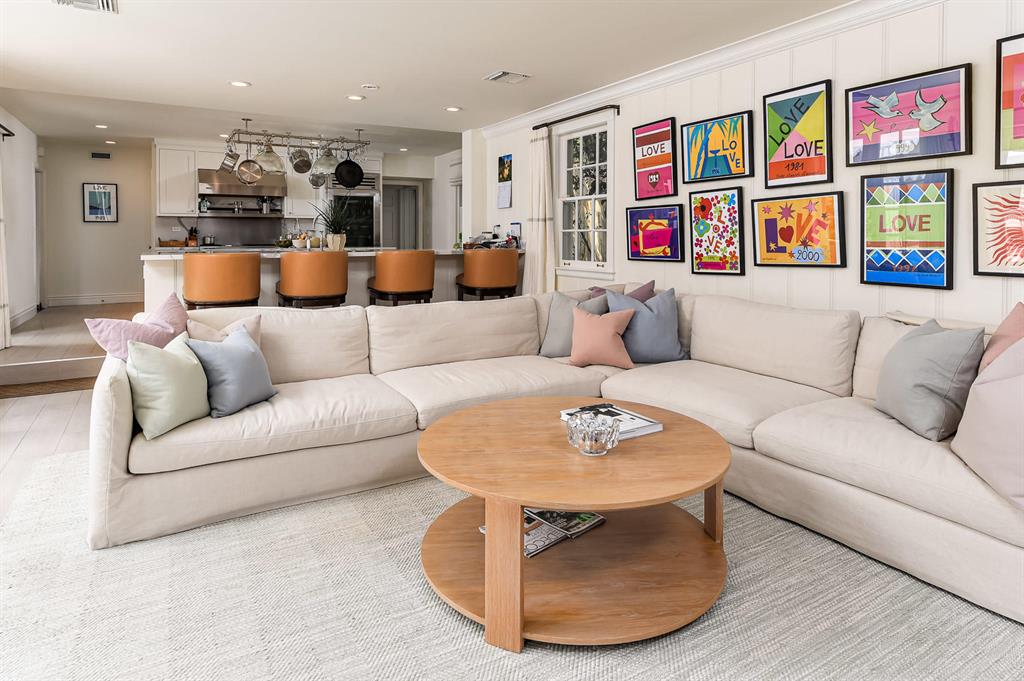 COCOANUT GROVE - Residential