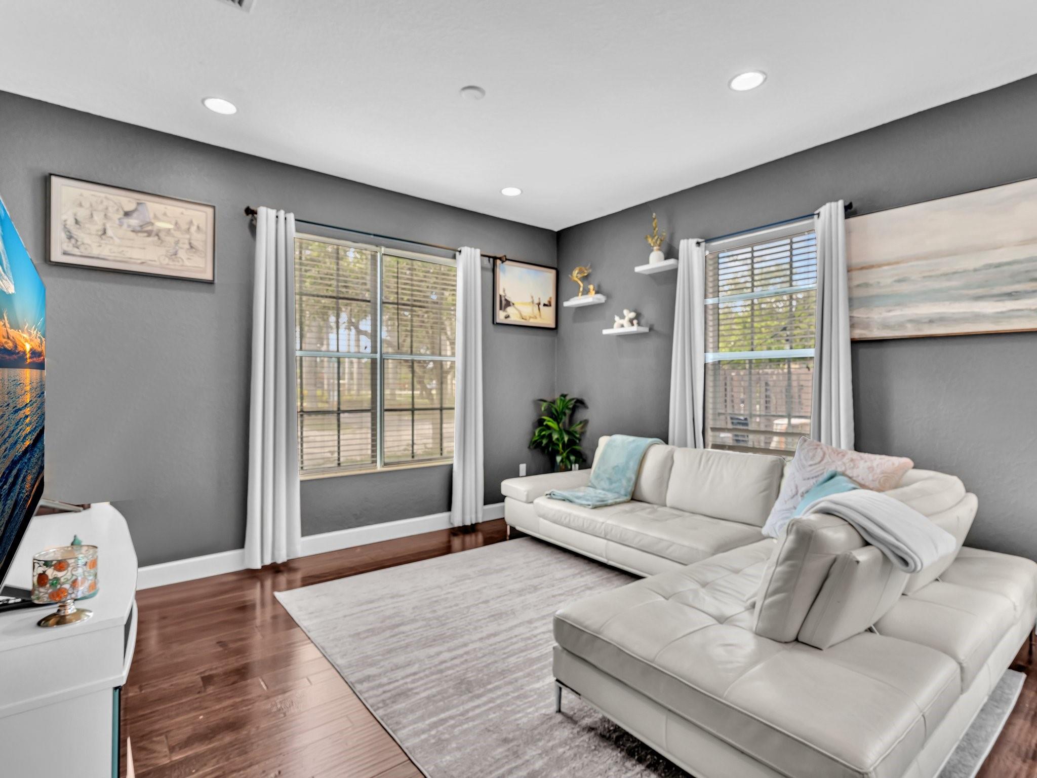 4447 Arabian Way 4447
