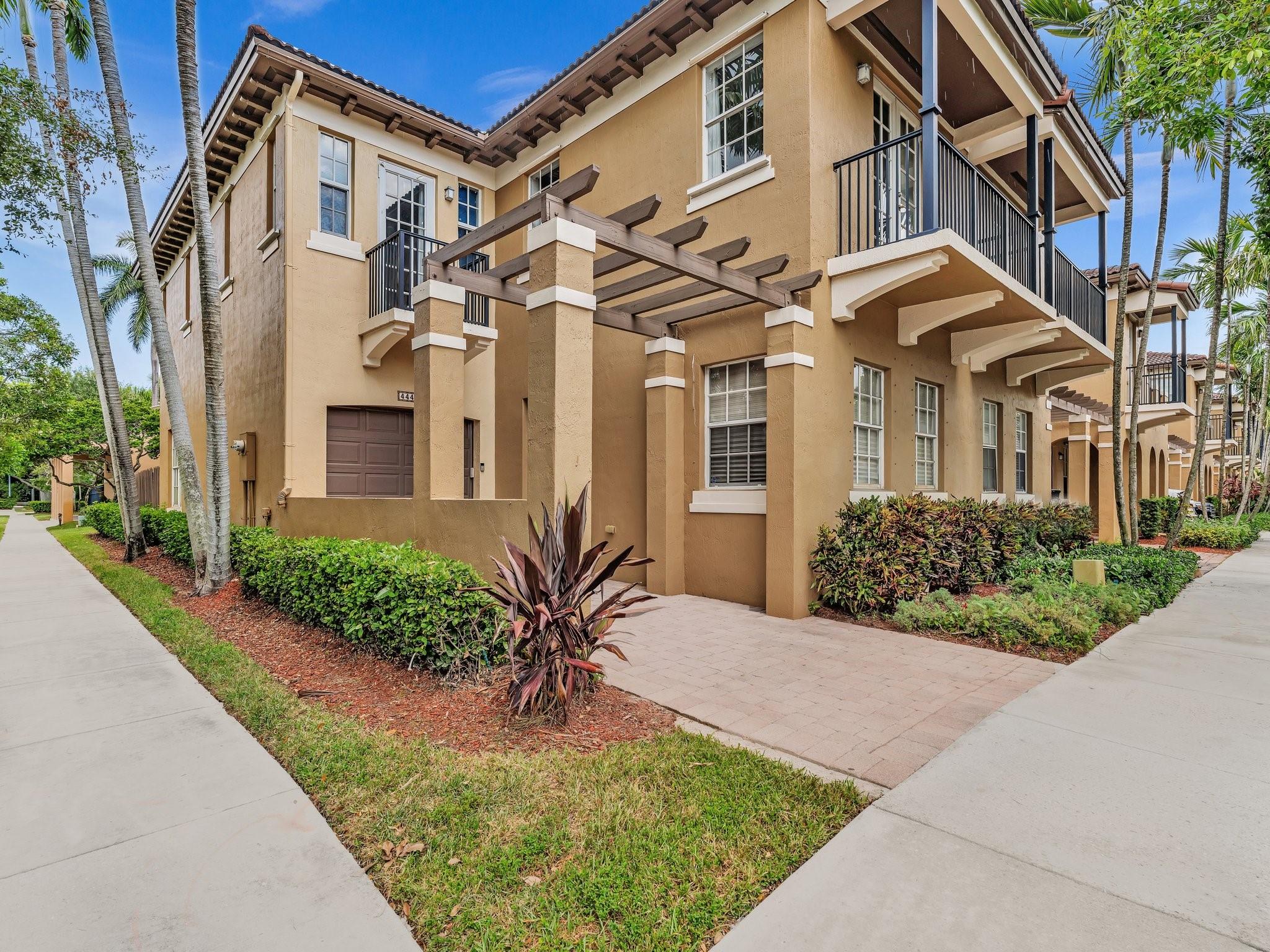 4447 Arabian Way 4447