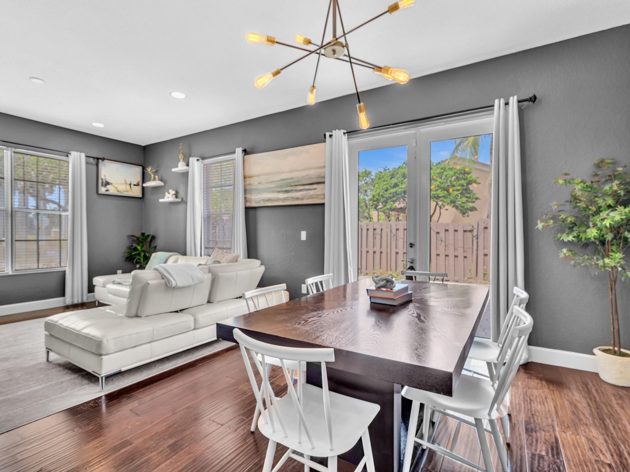 4447 Arabian Way 4447