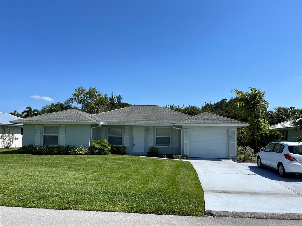 Photo of 9702 SE Little Club Way S, Jupiter, FL 33469 (MLS # R10887032)