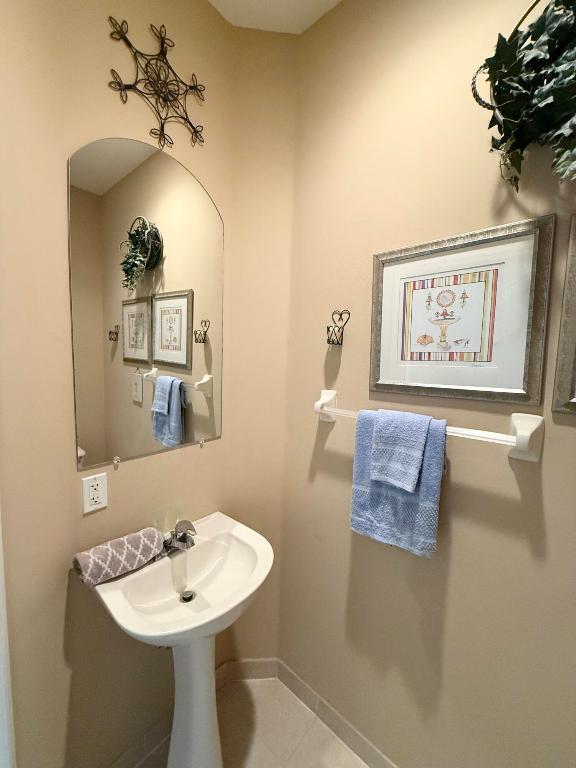 SEMINOLE ESTATES & TOWNHOMES - Residential