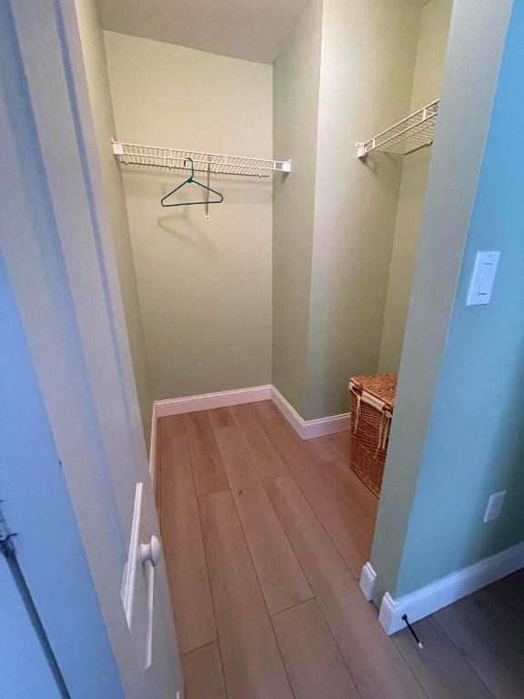 SEMINOLE ESTATES & TOWNHOMES - Residential