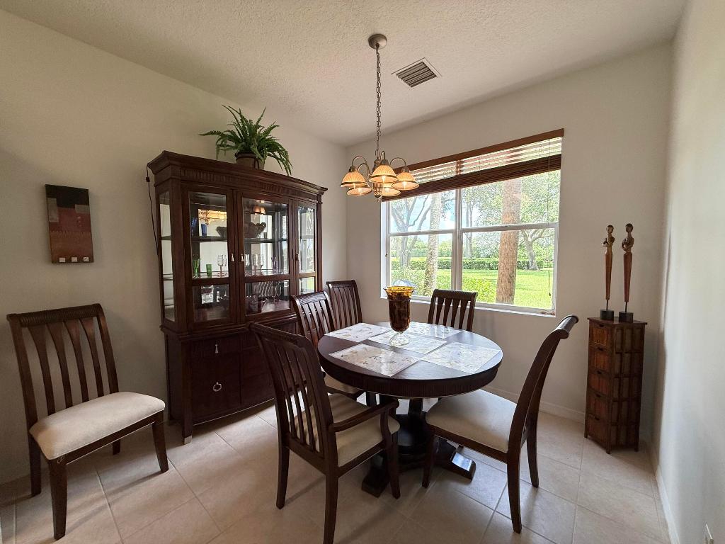 SEMINOLE ESTATES & TOWNHOMES - Residential