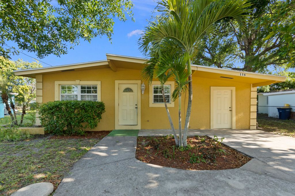 Photo of 116 Roselyn Avenue Ave, Fort Pierce, FL 34982 (MLS # R10792180)