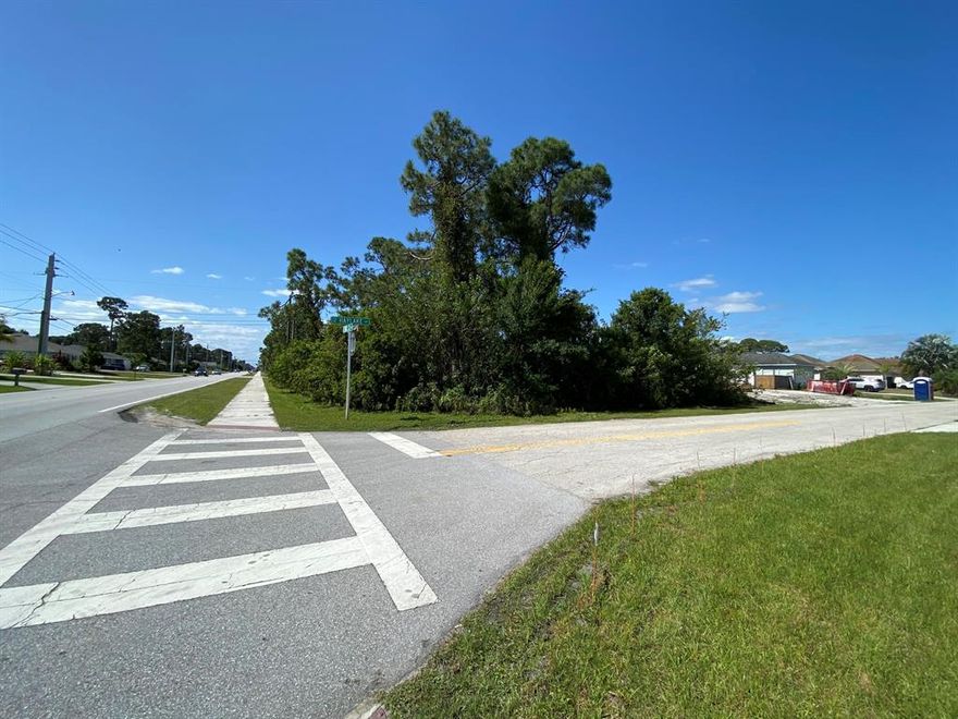 CORNER LOT 11,587 SQUARE FEET GREAT NEIGHBORHOOD. CLOSE TO SHOPS,DINING, HOSPITAL.