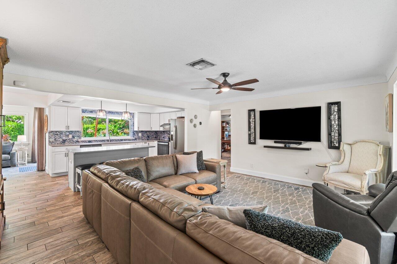 159 SE 27th Court, Boynton Beach, FL, 33435/$675,000 3 159 SE 27th Court