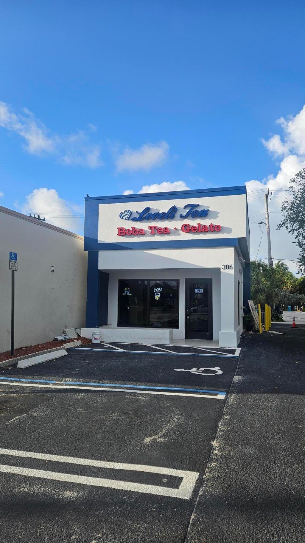Photo of 306 E Boynton Beach Boulevard, Boynton Beach, FL 33435 (MLS # B26080400)