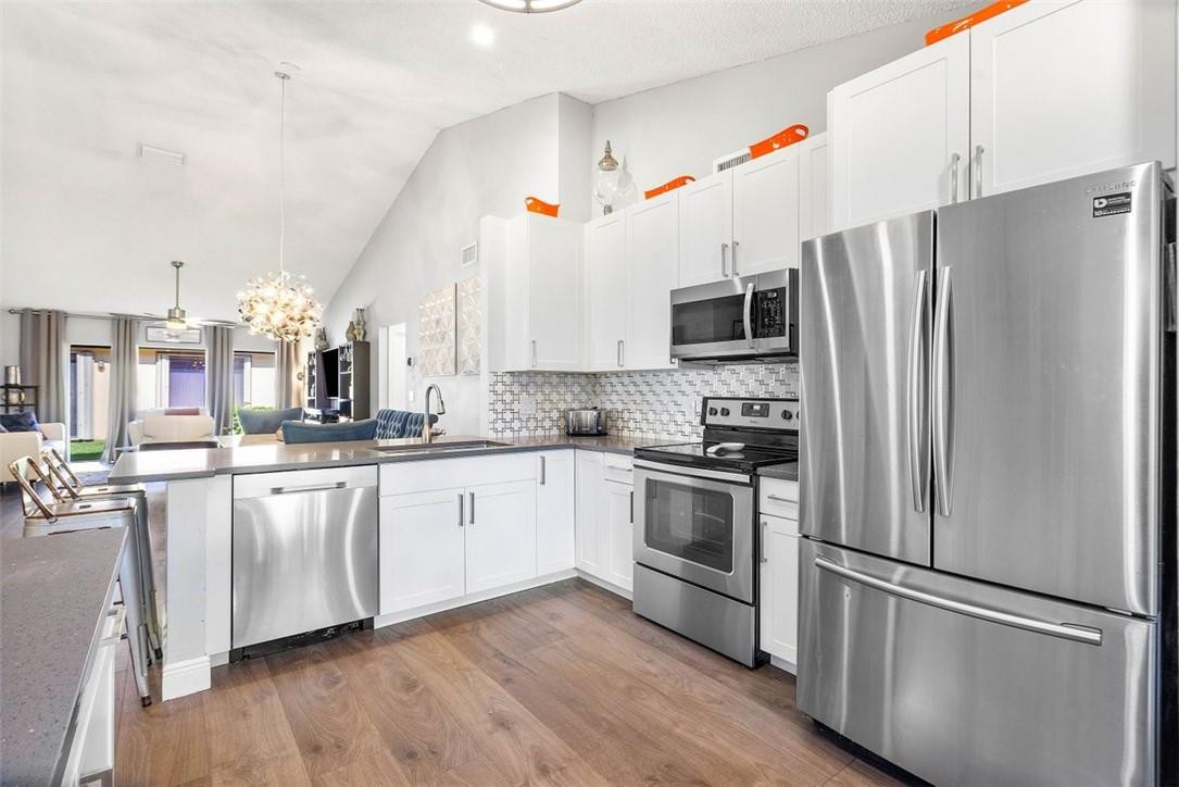 LAKE COLONY-BROOKWOOD GAR - Residential