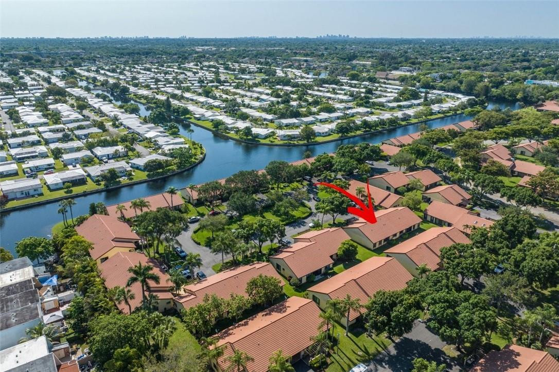 LAKE COLONY-BROOKWOOD GAR - Residential