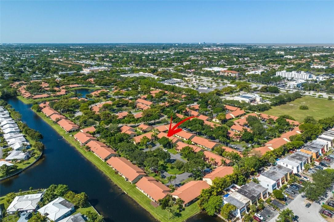 LAKE COLONY-BROOKWOOD GAR - Residential