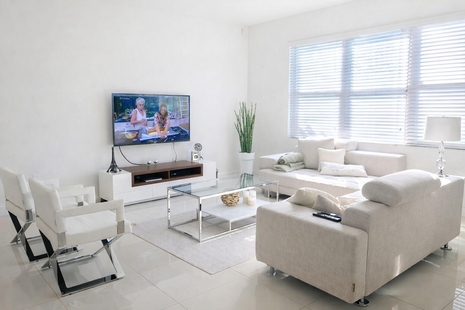 CHAMPION LAKES - Residential Lease