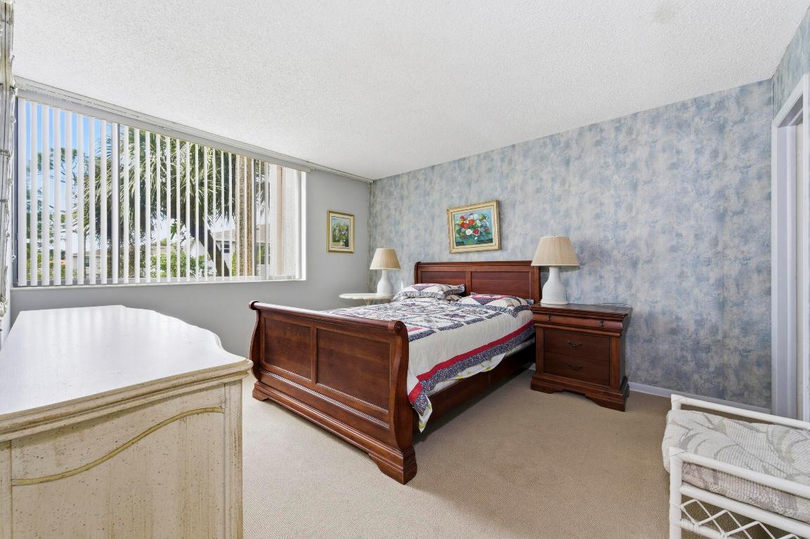 FOUNTAINS OF PALM BEACH CONDO 2 - Residential