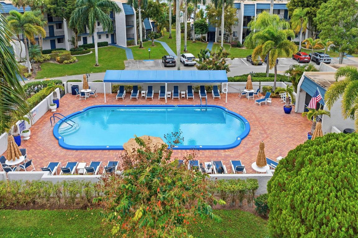 FOUNTAINS OF PALM BEACH CONDO 2 - Residential