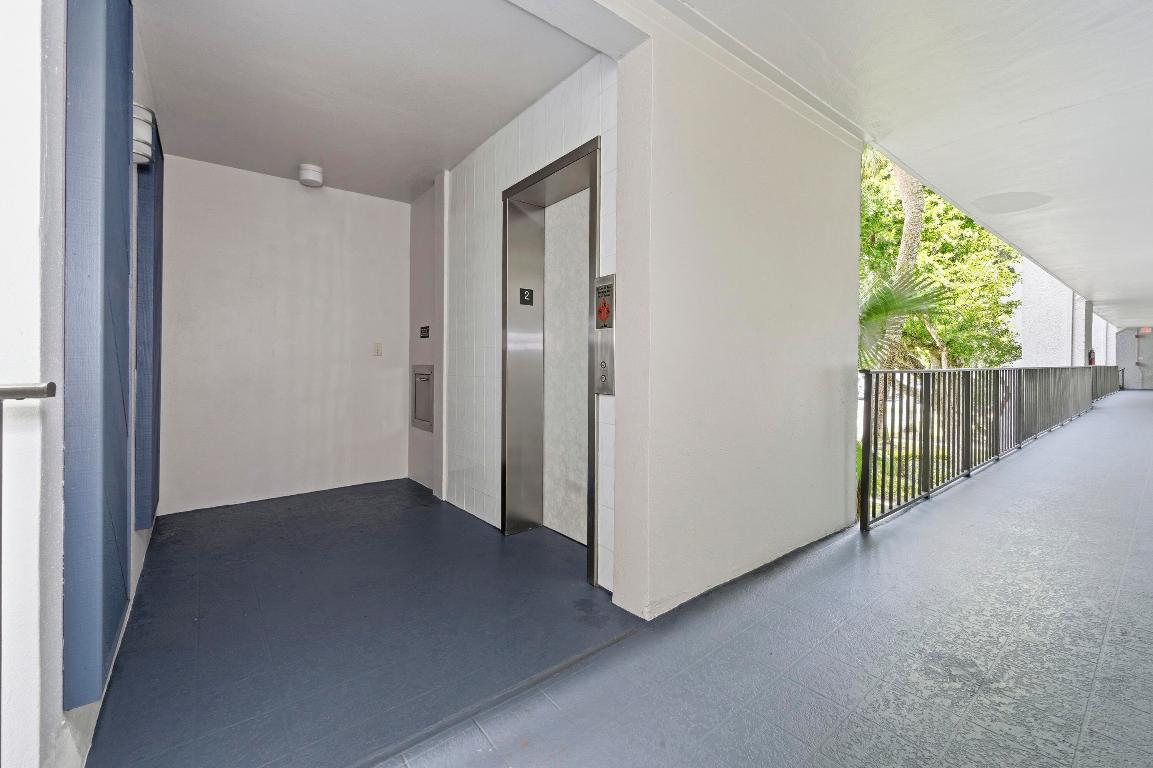 FOUNTAINS OF PALM BEACH CONDO 2 - Residential