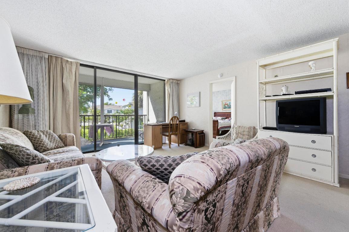 FOUNTAINS OF PALM BEACH CONDO 2 - Residential