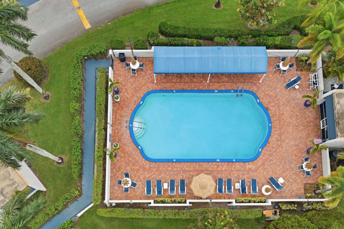 FOUNTAINS OF PALM BEACH CONDO 2 - Residential