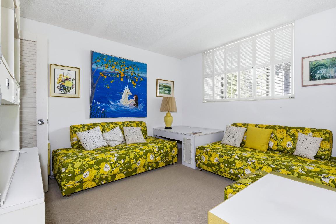 FOUNTAINS OF PALM BEACH CONDO 2 - Residential