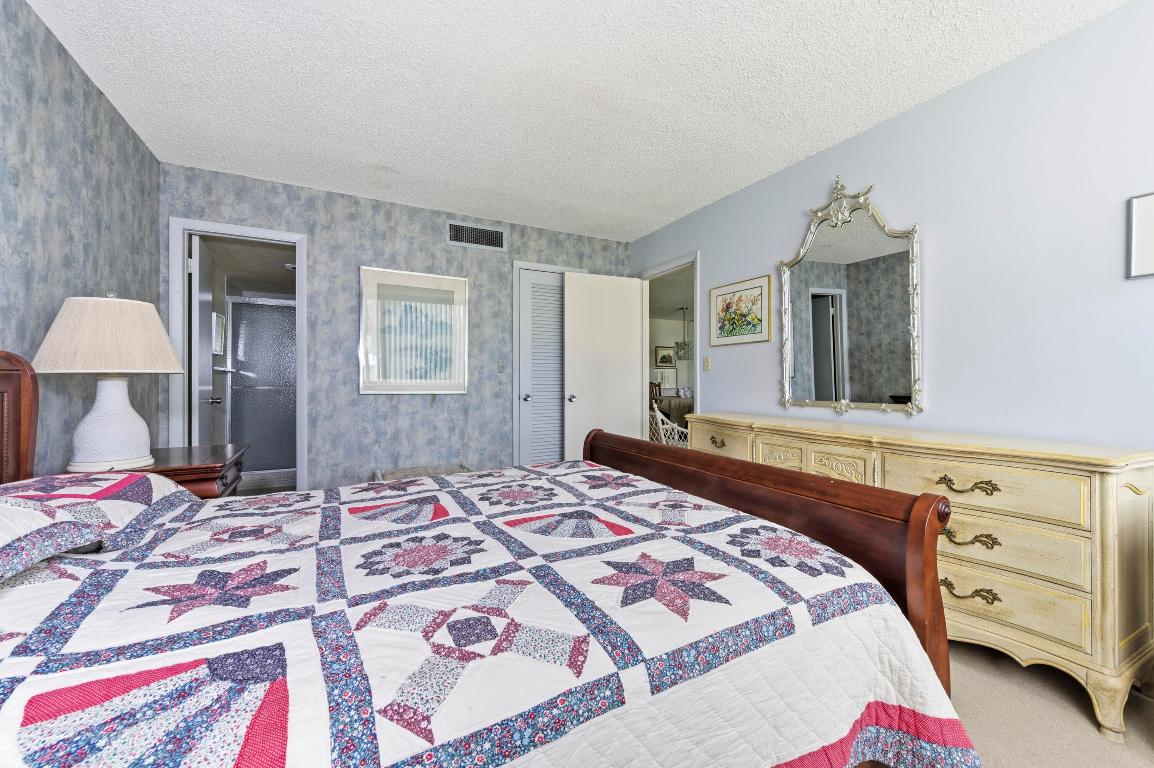 FOUNTAINS OF PALM BEACH CONDO 2 - Residential