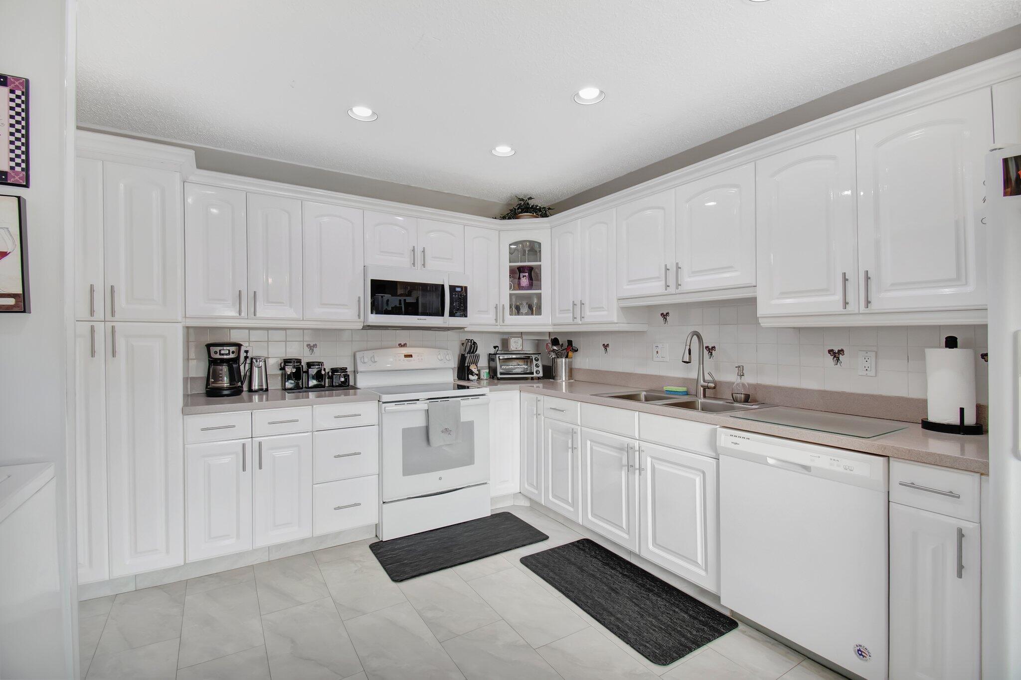 1621 NW 20th Avenue 203