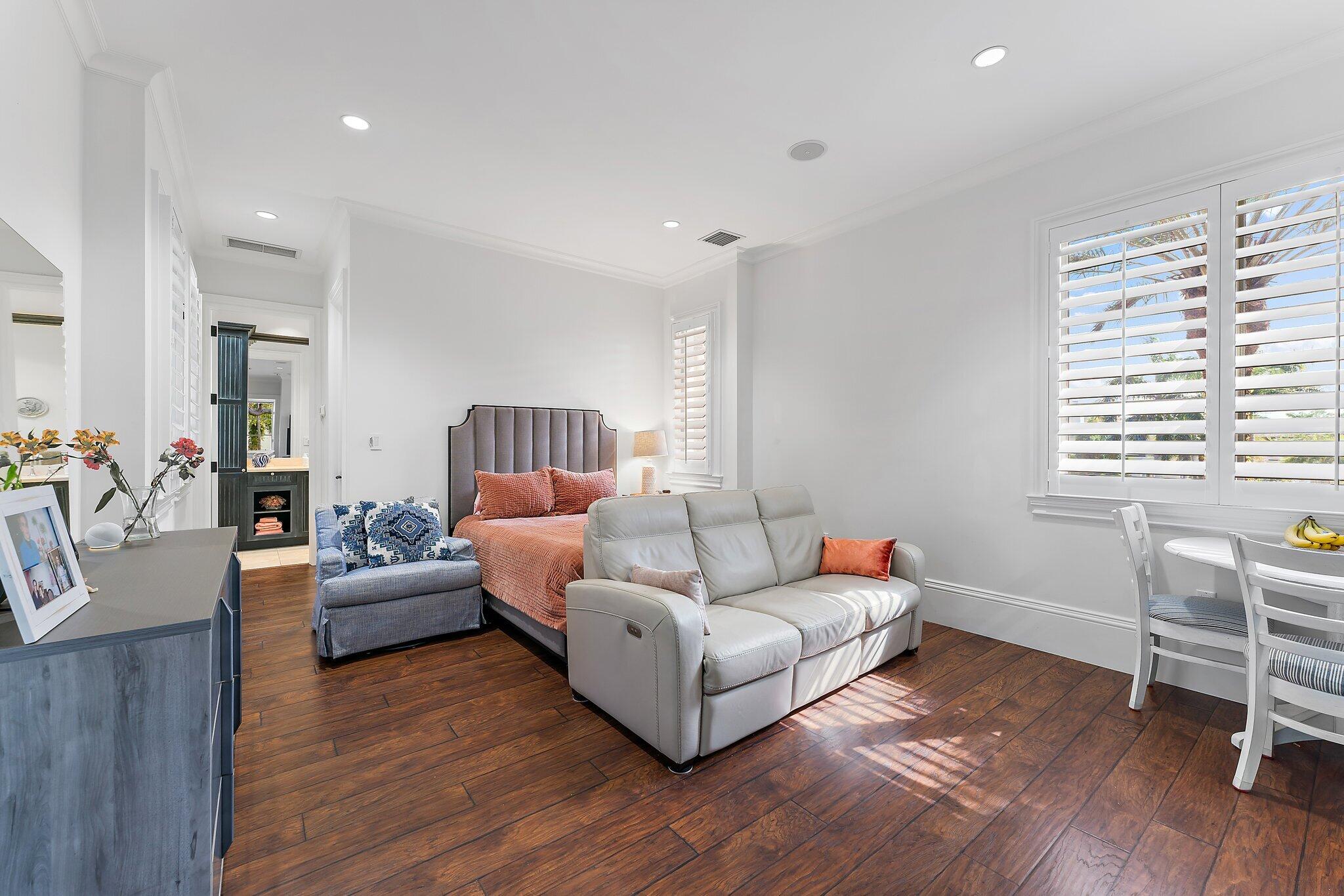 OLD PALM - Residential