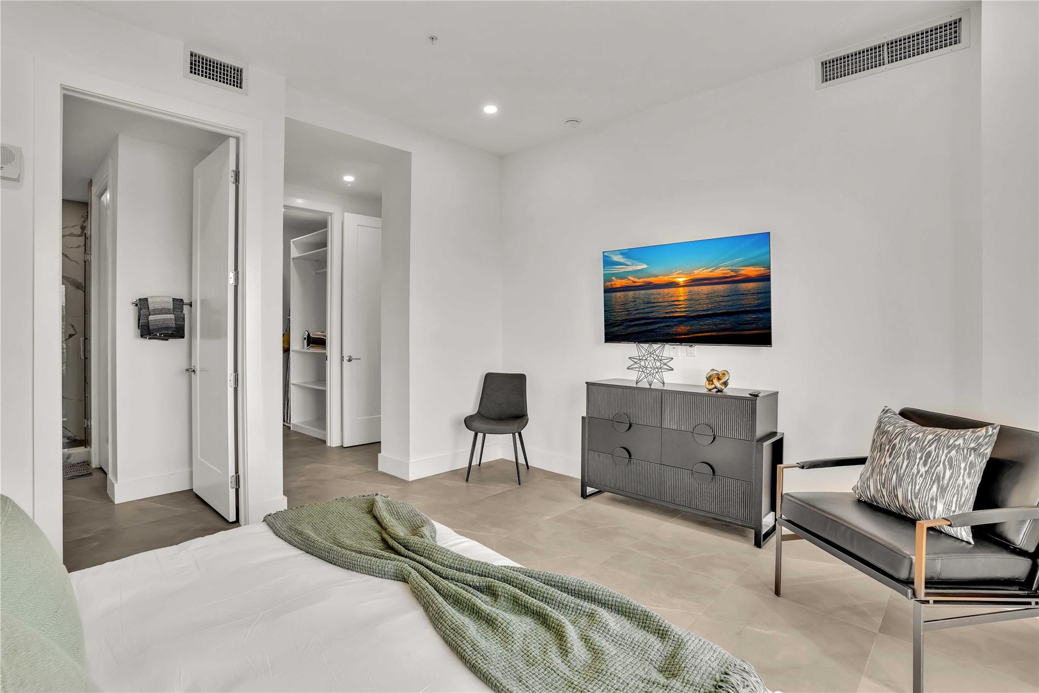 Everglade Land Sales Co F - Residential Lease