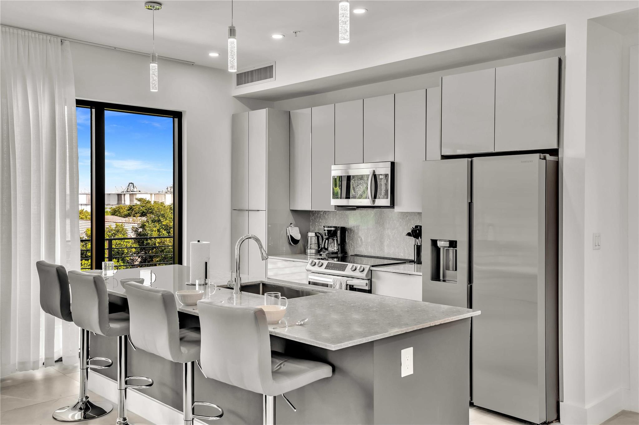 Everglade Land Sales Co F - Residential Lease