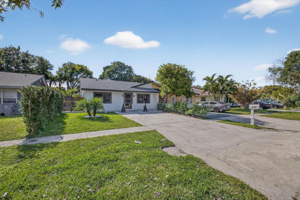 Photo of 3900 Kenas Street, West Palm Beach, FL 33403 (MLS # R11156058)