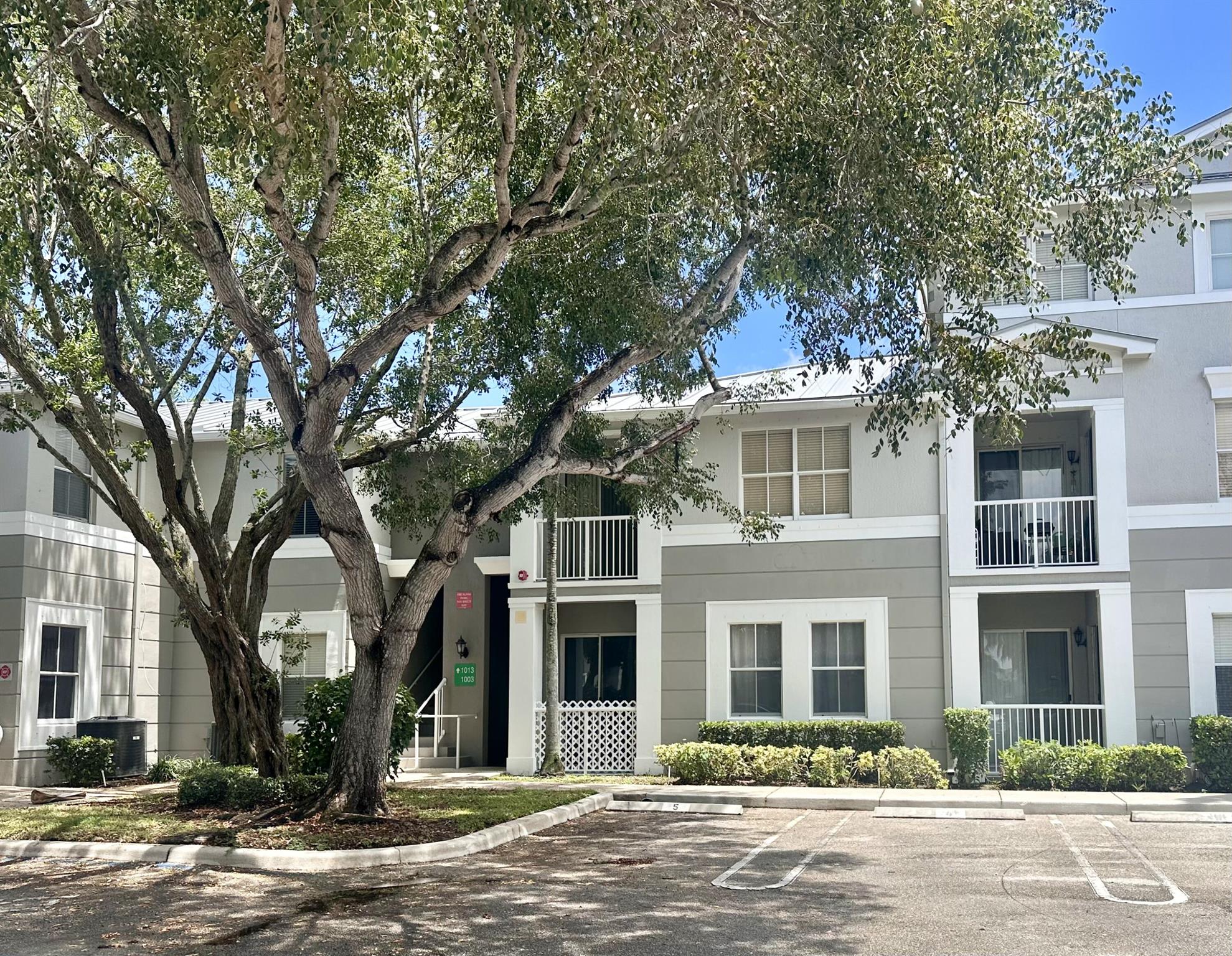 Welcome home to this conveniently located 1st floor 3br/2bath unit with designated parking spot. Tile and laminate floors throughout, no carpets. Recently renovated shower and 2 balconies. Spacious and bright. Shoma is a gated community located close to shopping, dining, airport, beach and highway access with well rated schools. Available now!