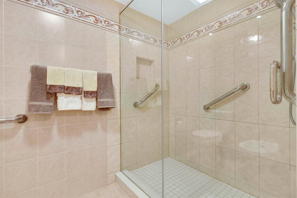 YACHT & RACQUET CLUB OF BOCA RATON CONDO - Residential