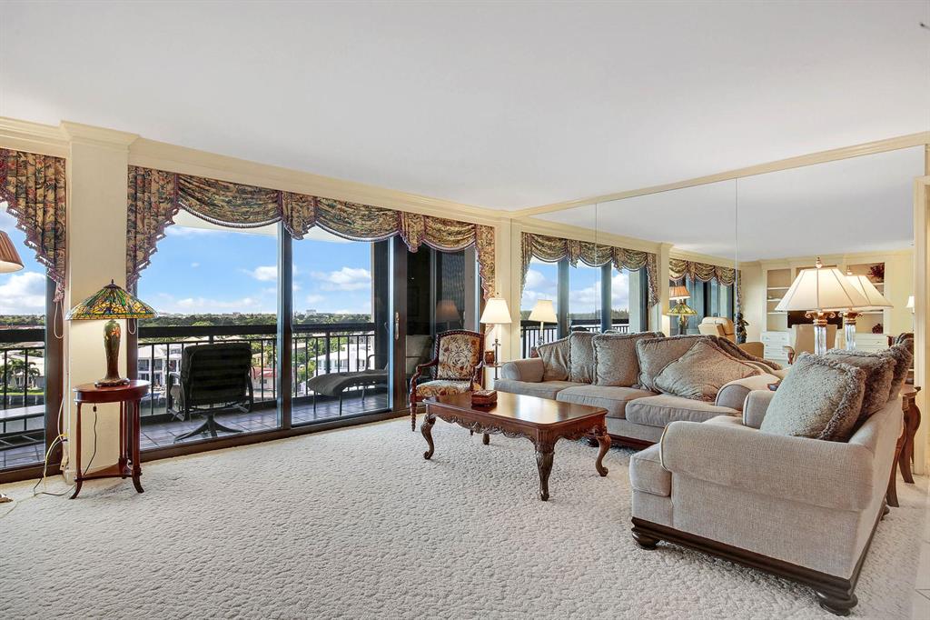 YACHT & RACQUET CLUB OF BOCA RATON CONDO - Residential