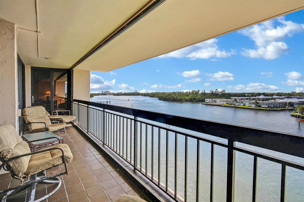 YACHT & RACQUET CLUB OF BOCA RATON CONDO - Residential