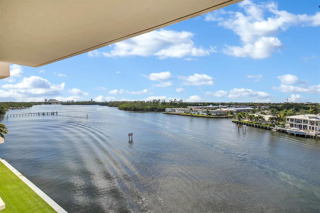 YACHT & RACQUET CLUB OF BOCA RATON CONDO - Residential