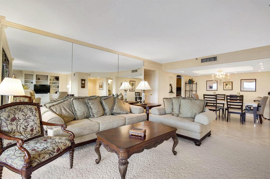 YACHT & RACQUET CLUB OF BOCA RATON CONDO - Residential