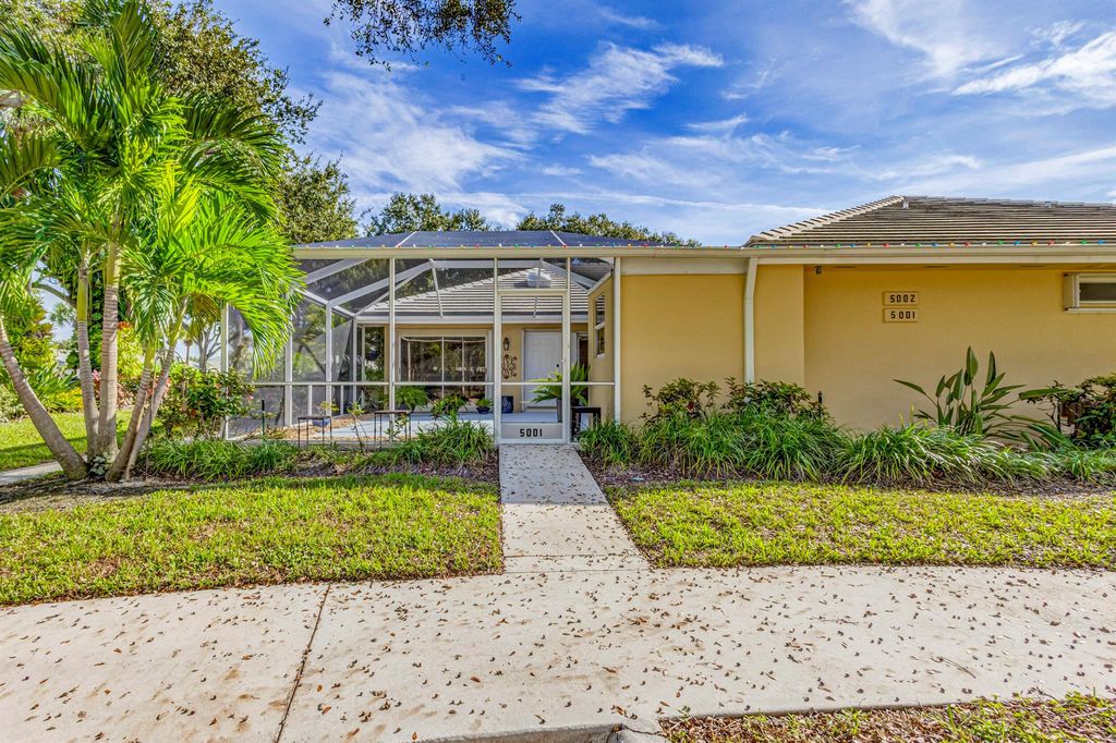 Photo of 5001 Lake Catherine Drive, Palm Beach Gardens, FL 33403 (MLS # R10941363)