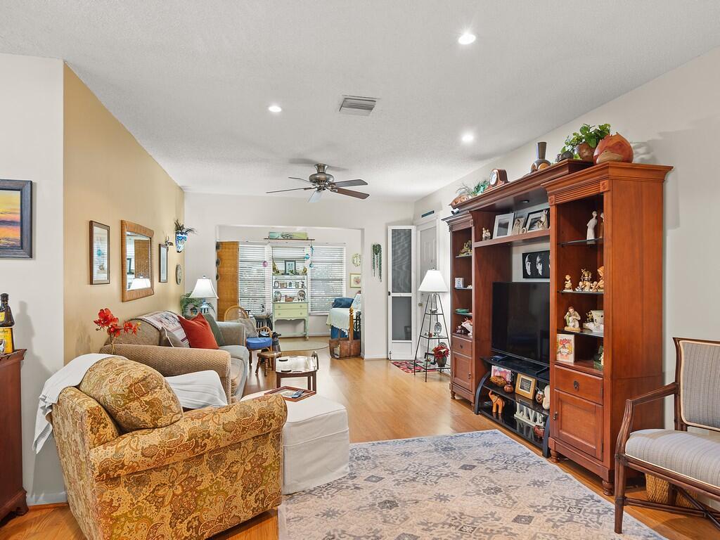 SAVANNAH'S CONDOMINIUM SECTION 1 PHASE 1-H - Residential