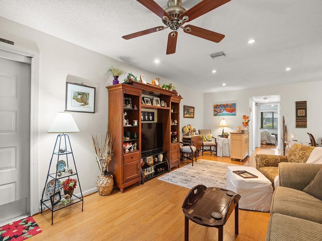 SAVANNAH'S CONDOMINIUM SECTION 1 PHASE 1-H - Residential