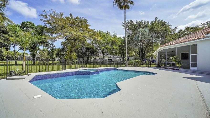 Whispering Woods 118-25 B - Residential