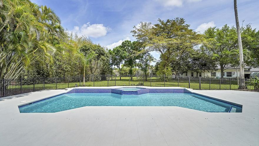 Whispering Woods 118-25 B - Residential