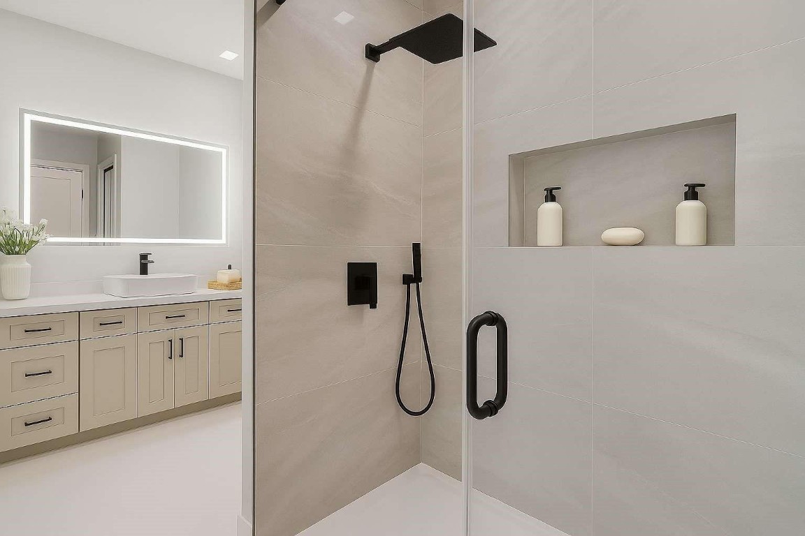 Whispering Woods 118-25 B - Residential