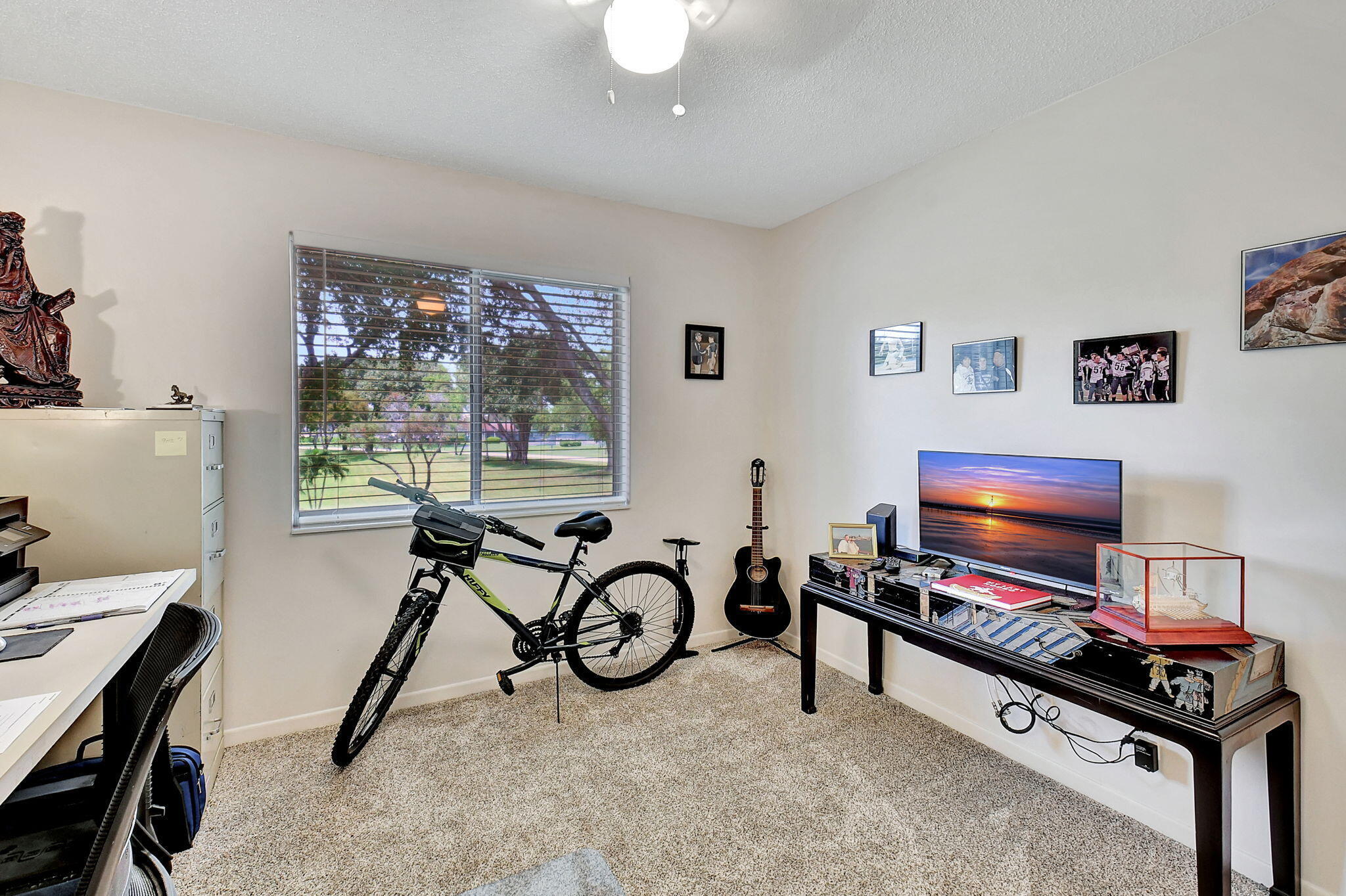 HUNTINGTON LAKES SEC THREE CONDOS - Residential Lease