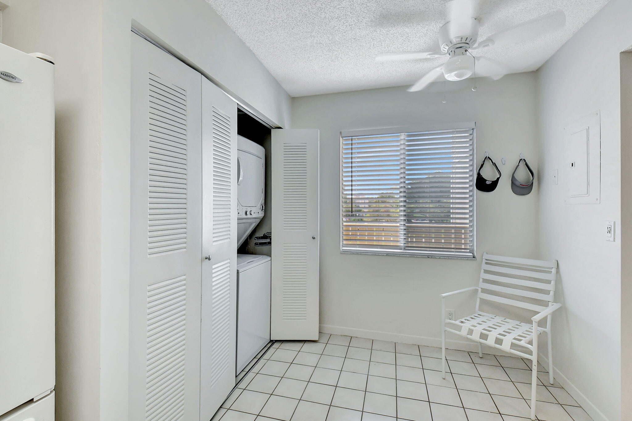 HUNTINGTON LAKES SEC THREE CONDOS - Residential Lease