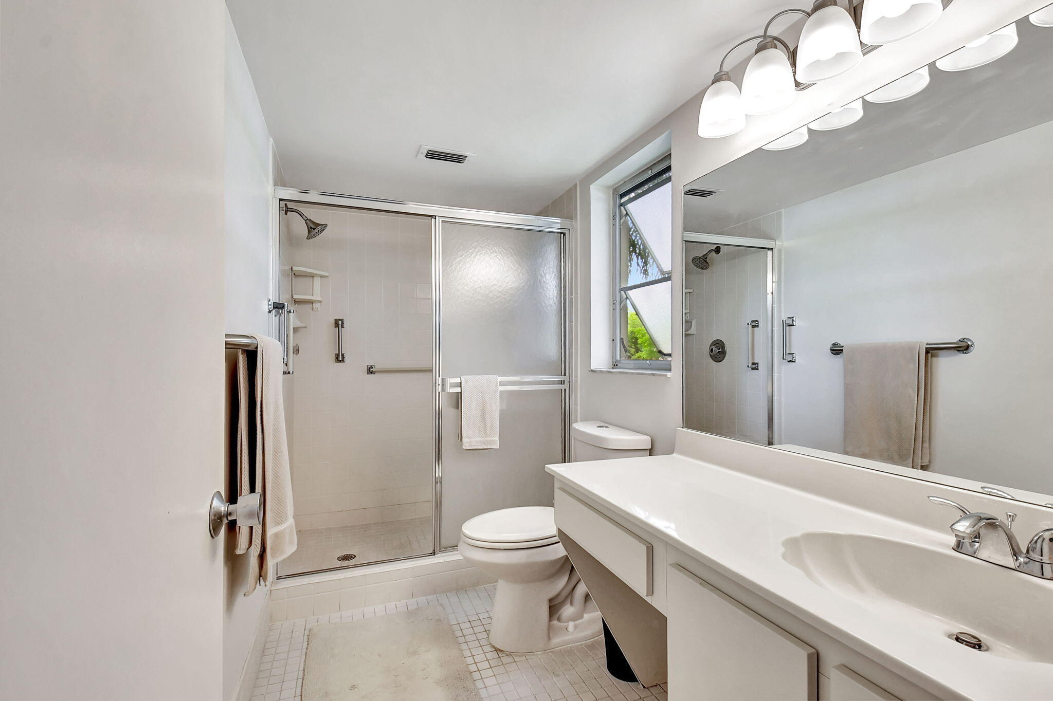 HUNTINGTON LAKES SEC THREE CONDOS - Residential Lease