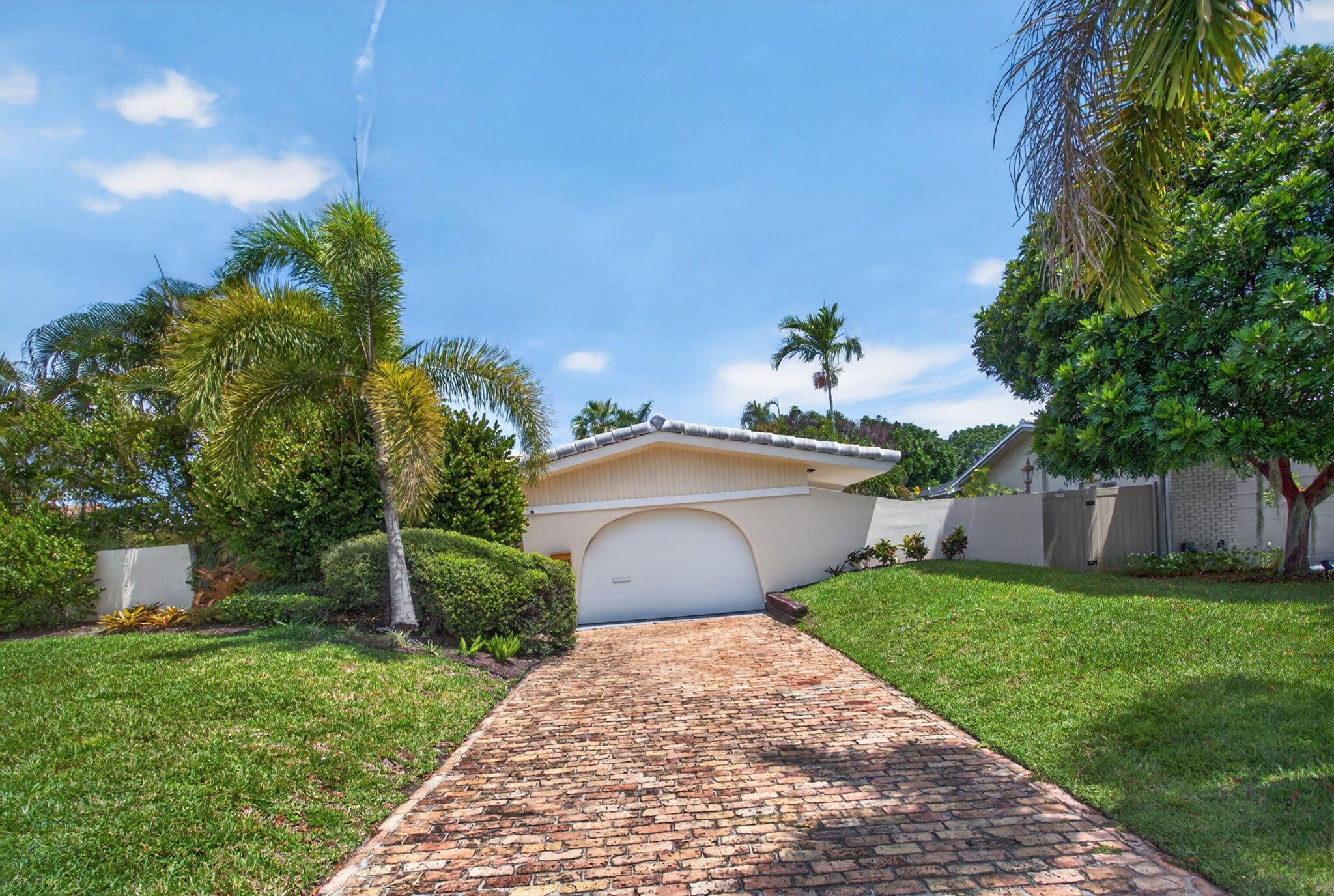 581 SE 11th Street
