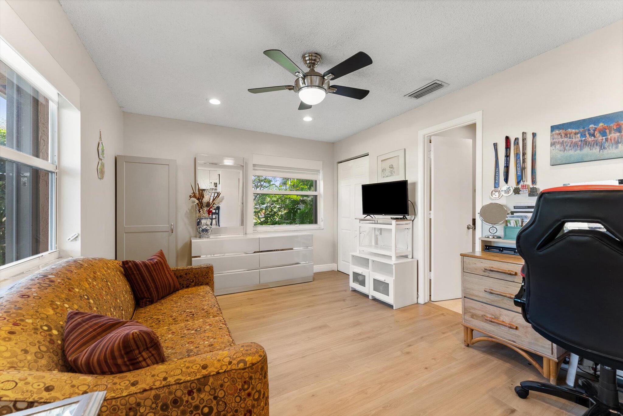 PINES OF DELRAY NORTH CON - Residential