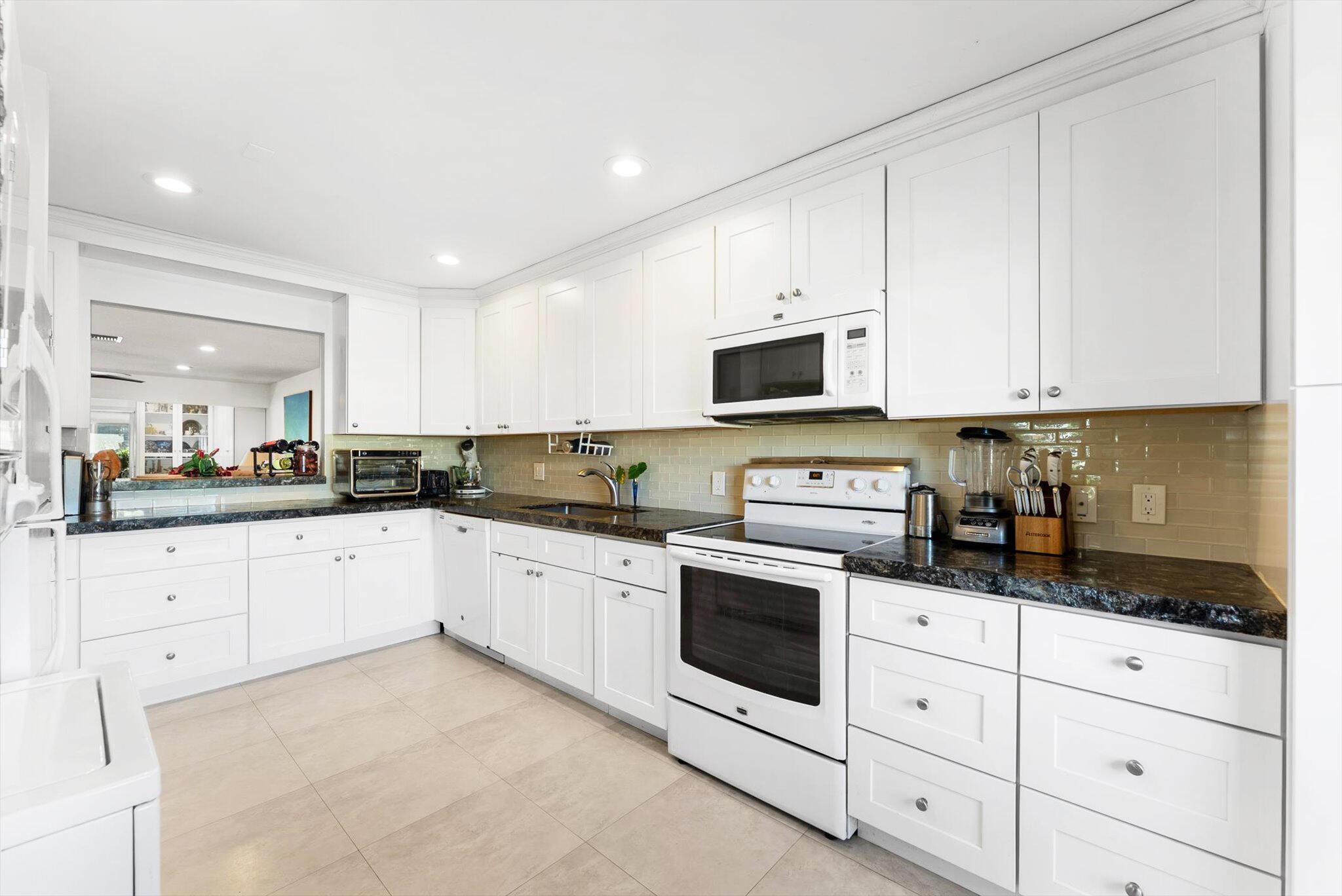 PINES OF DELRAY NORTH CON - Residential